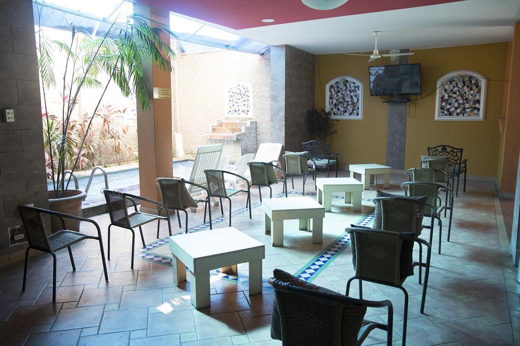 Hotel Tropical Inn Guayaquil Exterior photo